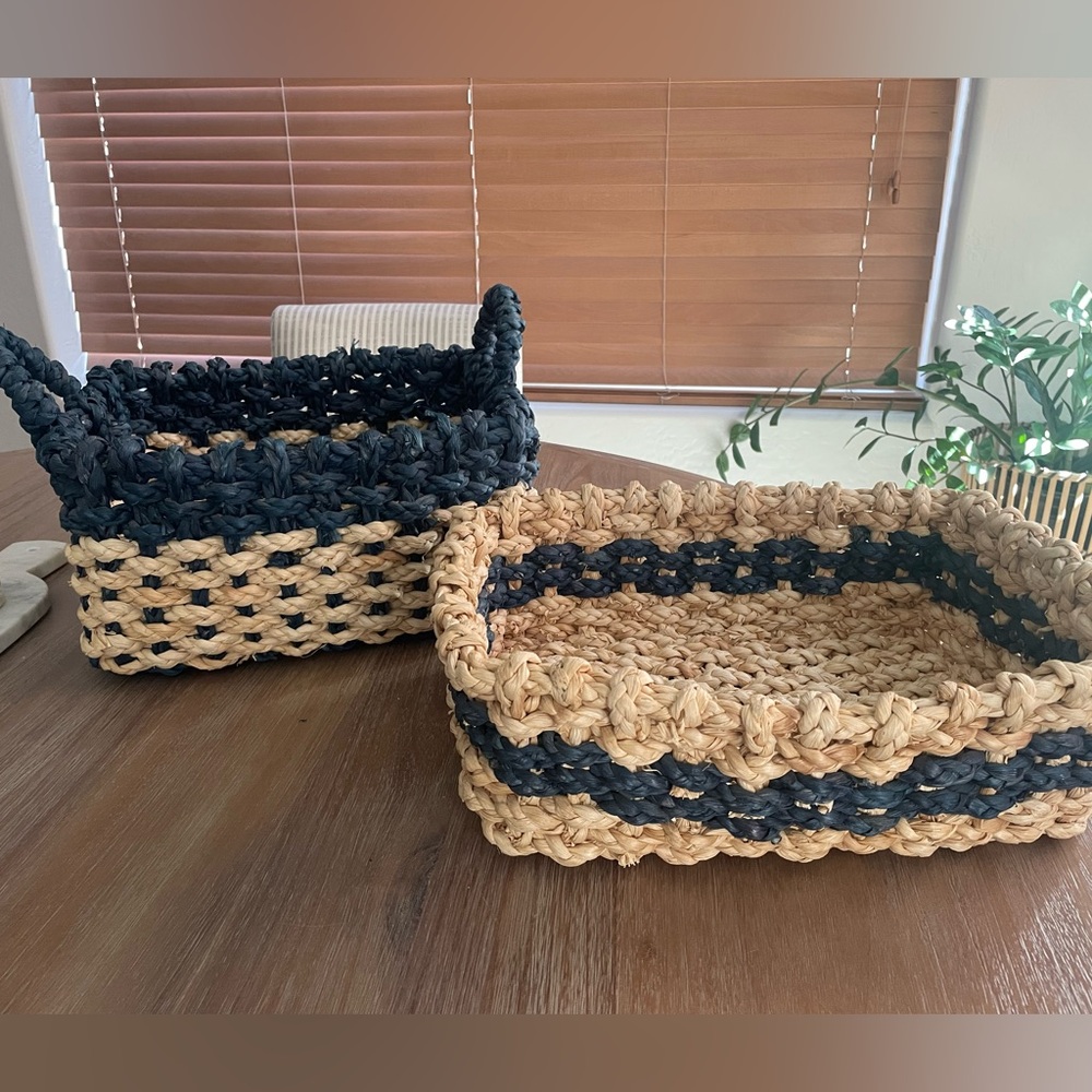 Set of 2 Woven Baskets